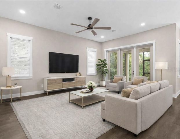 213 W GIDDENS AVENUE, Tampa, FL 33603