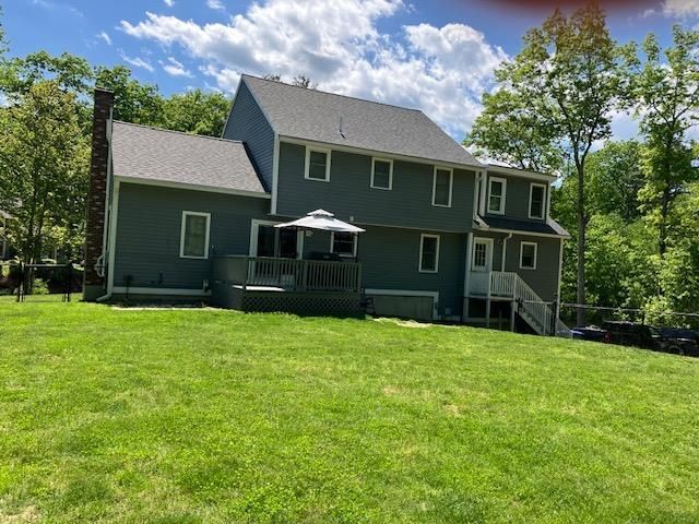 11 Lantern Lane, Londonderry, NH 03053