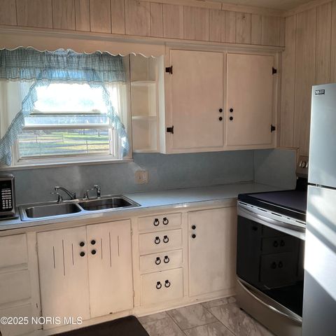 6339 Hill Avenue, Toledo, OH 43615