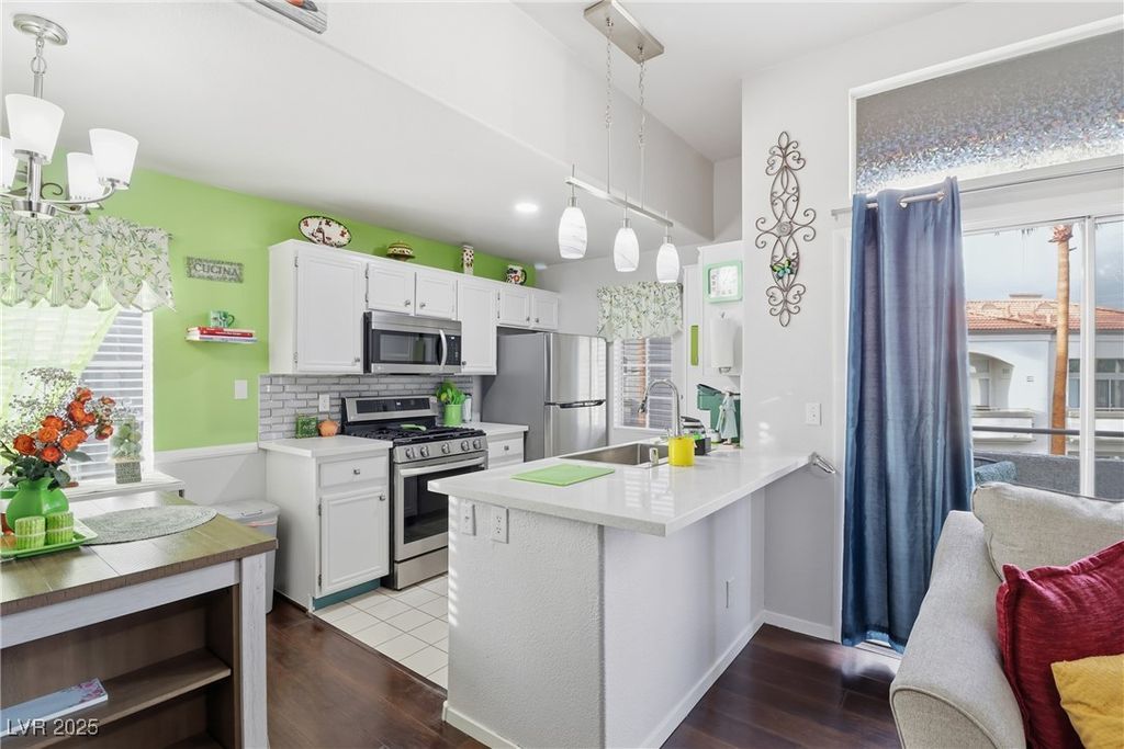 3125 North Buffalo Drive 2114, Las Vegas, NV 89128