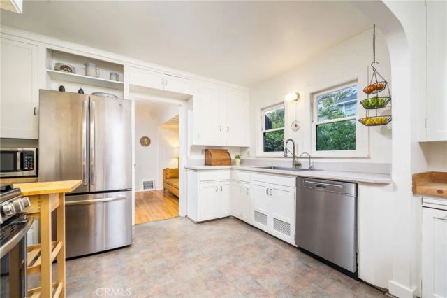 1150 N Indian Hill Boulevard, Claremont, CA 91711