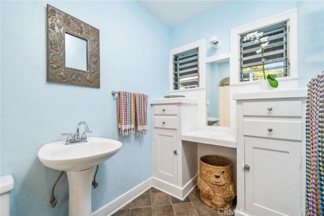 1150 N Indian Hill Boulevard, Claremont, CA 91711
