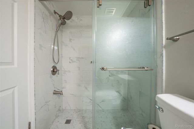 34821 Valleyview Dr. Drive D7, Sterling Heights, MI 48312