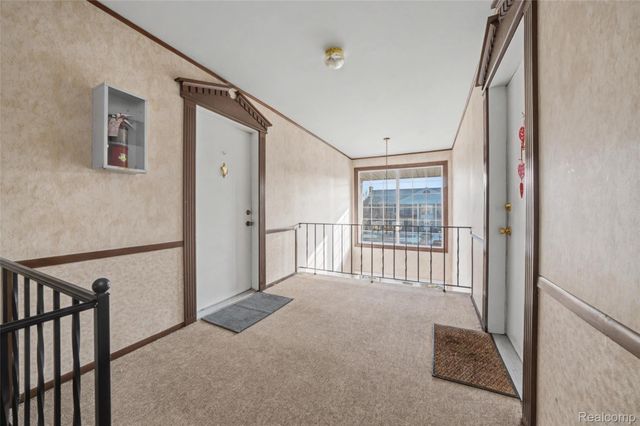 34821 Valleyview Dr. Drive D7, Sterling Heights, MI 48312