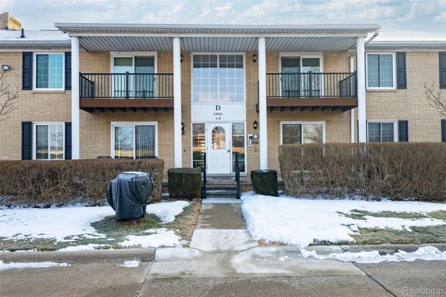 34821 Valleyview Dr. Drive D7, Sterling Heights, MI 48312