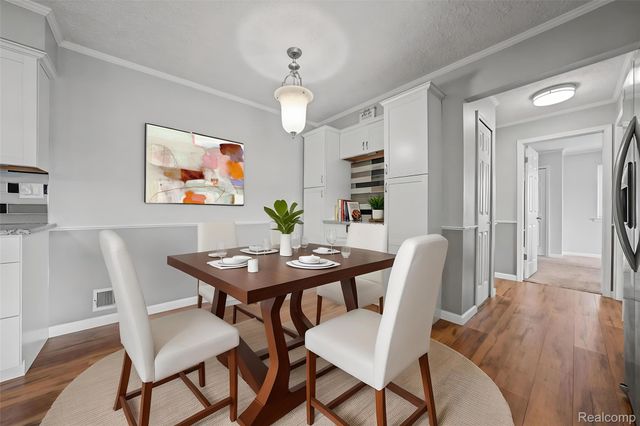 34821 Valleyview Dr. Drive D7, Sterling Heights, MI 48312