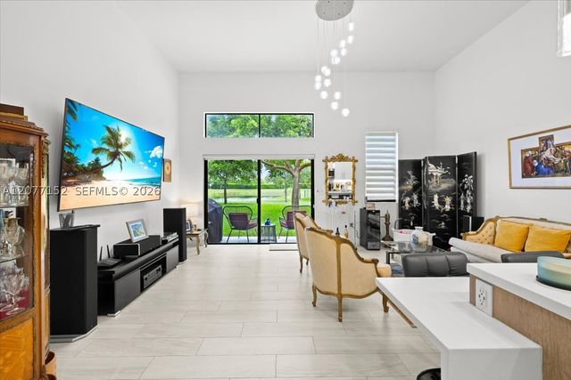 808 NW 44th Ter, Plantation, FL 33317