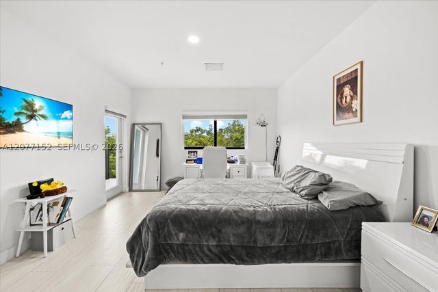 808 NW 44th Ter, Plantation, FL 33317