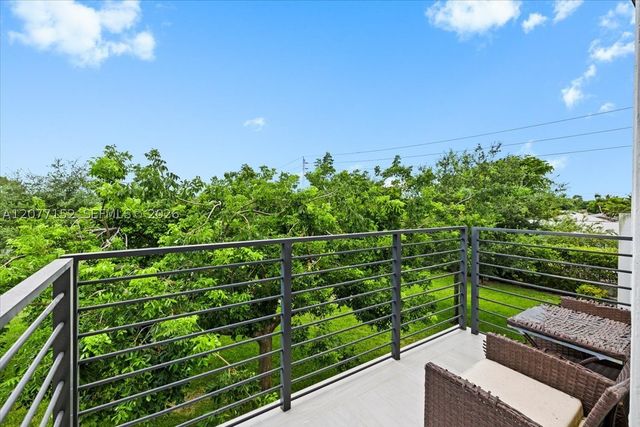 808 NW 44th Ter, Plantation, FL 33317