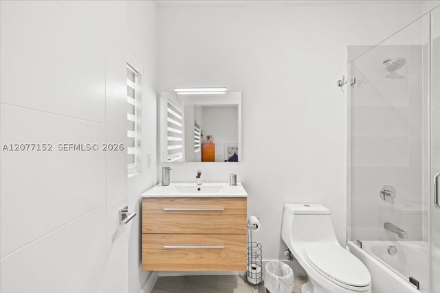 808 NW 44th Ter, Plantation, FL 33317