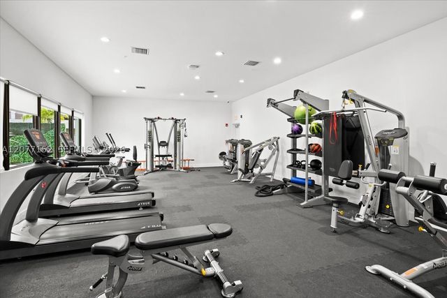808 NW 44th Ter, Plantation, FL 33317