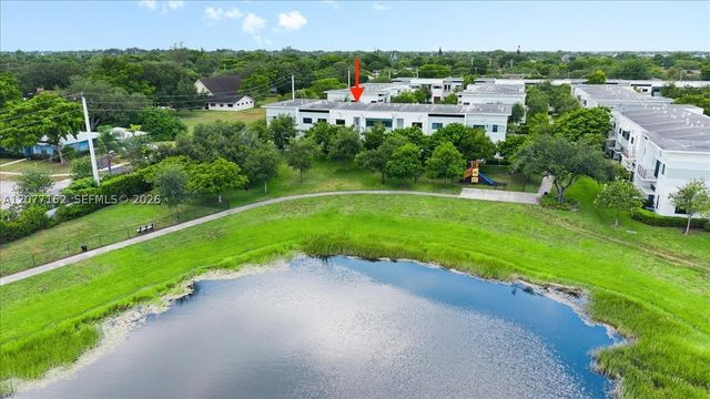 808 NW 44th Ter, Plantation, FL 33317