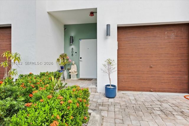 808 NW 44th Ter, Plantation, FL 33317