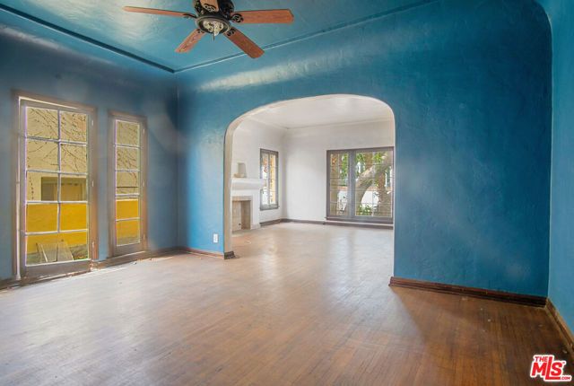 712 S Stanley Avenue, Los Angeles, CA 90036