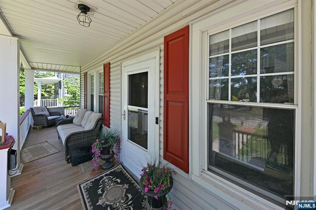 264 Morse Avenue, Wyckoff, NJ 07481