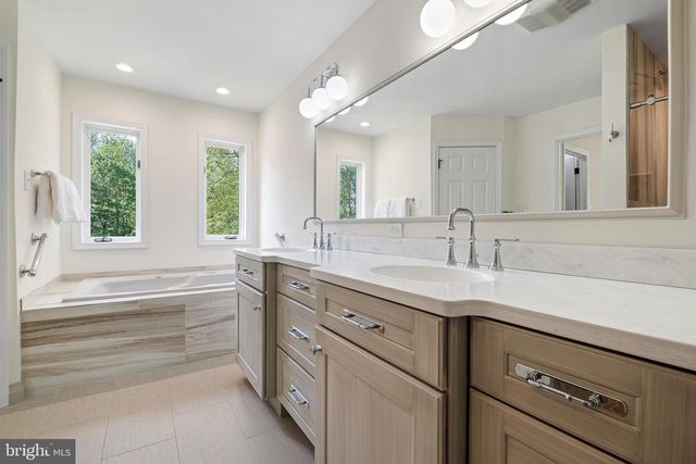 404 E HAWTHORNE CT E, Hockessin, DE 19707