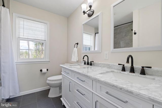 404 E HAWTHORNE CT E, Hockessin, DE 19707