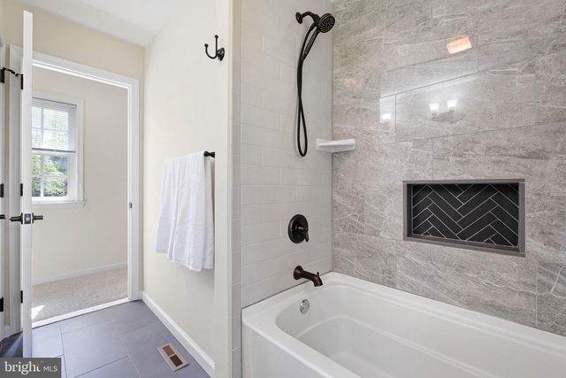 404 E HAWTHORNE CT E, Hockessin, DE 19707