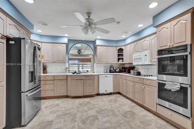 1021 Grandview Blvd, Fort Pierce, FL 34982