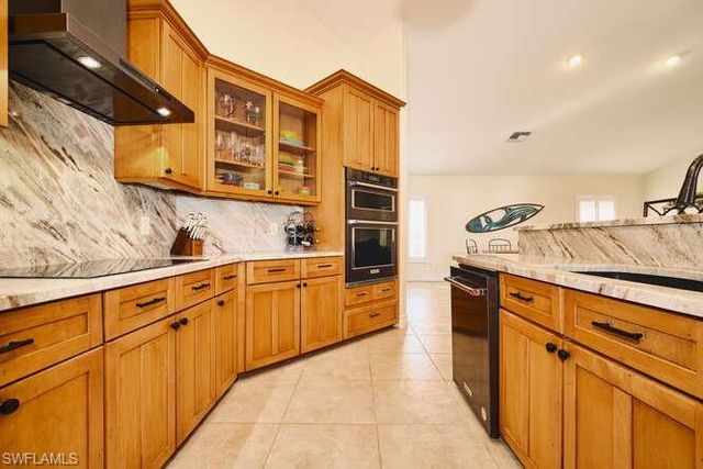 21067 Saint Peters DR, Fort Myers Beach, FL 33931