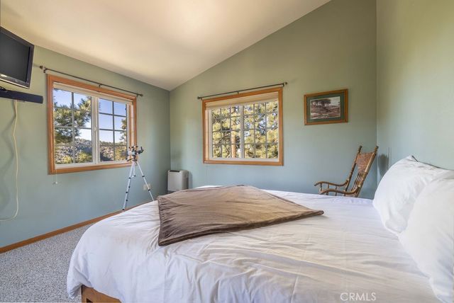 43942 Rainbow Lane, Angelus Oaks, CA 92305