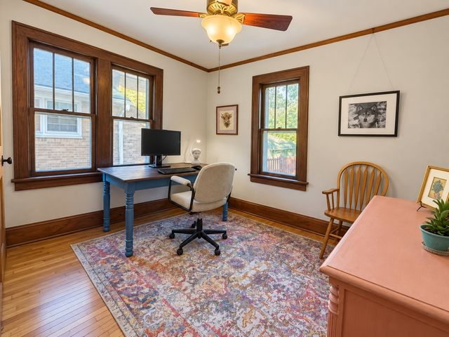20 S Julian Street, Naperville, IL 60540