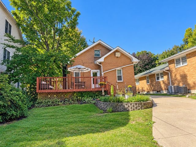 20 S Julian Street, Naperville, IL 60540