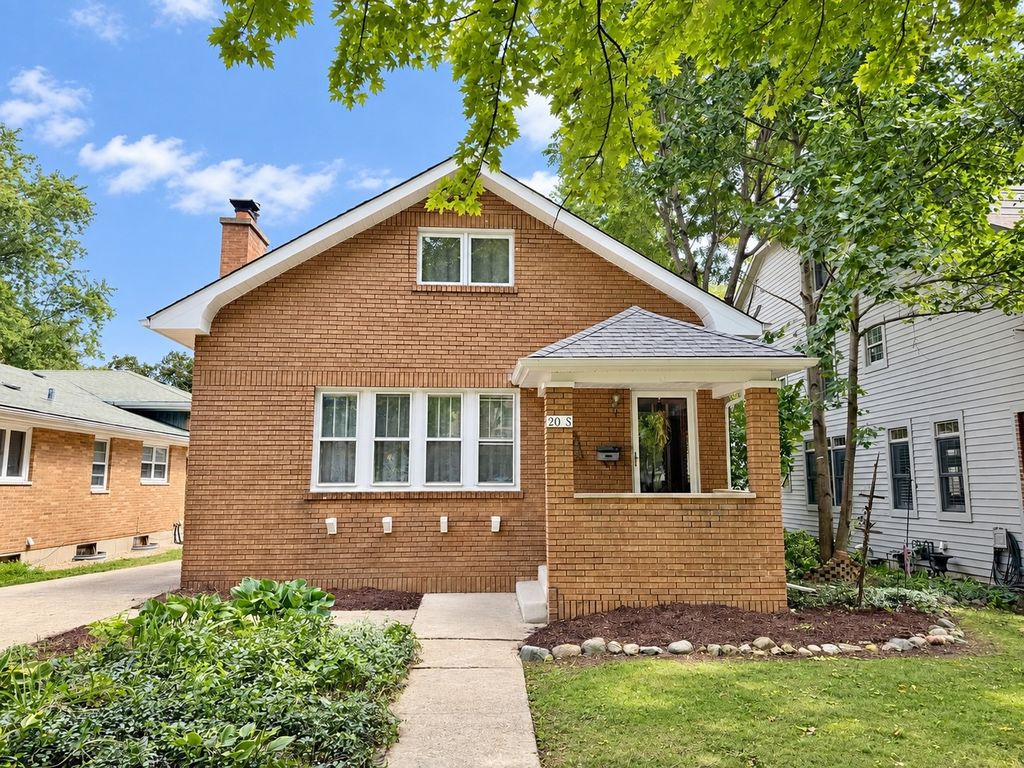 20 S Julian Street, Naperville, IL 60540 — photo 2