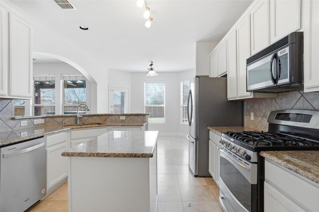 331 Granger Circle, Argyle, TX 76226