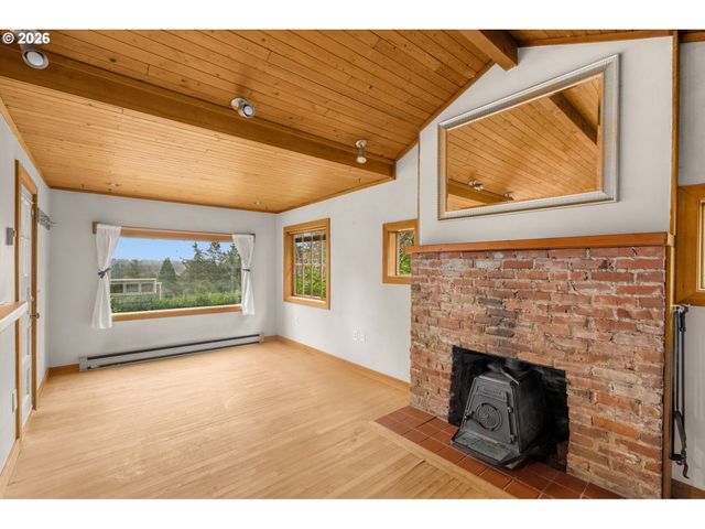 1408 PINE St, Lake Oswego, OR 97034