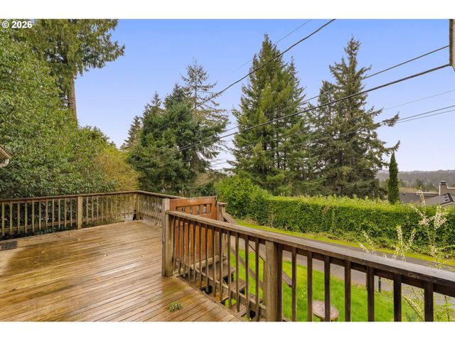 1408 PINE St, Lake Oswego, OR 97034