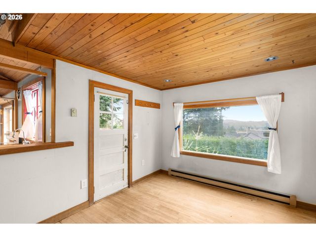 1408 PINE St, Lake Oswego, OR 97034