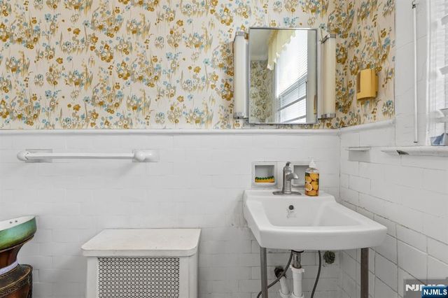 53 Sunnyside Terrace, East Orange, NJ 07018