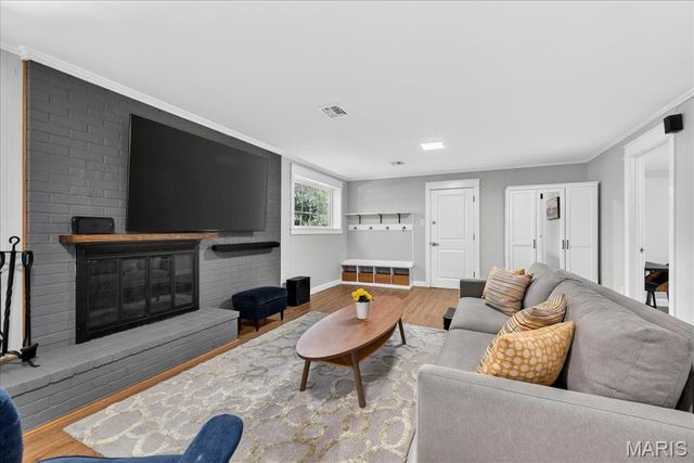 8 Clerbrook Lane, Ladue, MO 63124