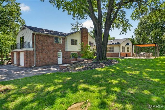 8 Clerbrook Lane, Ladue, MO 63124