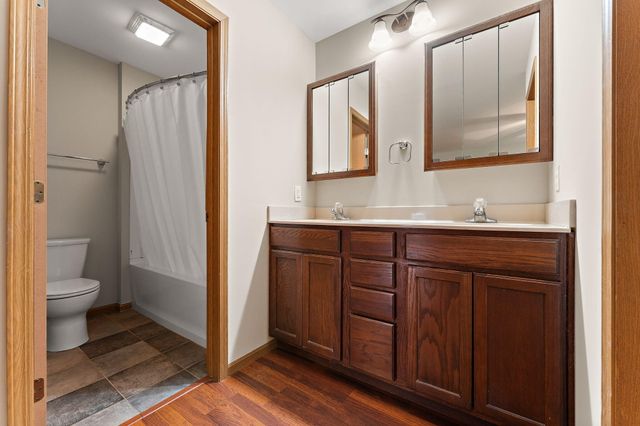2549 N Lakeshore Drive, Crown Point, IN 46307