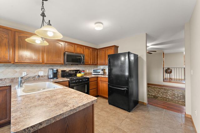 2549 N Lakeshore Drive, Crown Point, IN 46307