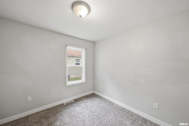 3203 W AUGUSTANA Avenue, Peoria, IL 61605