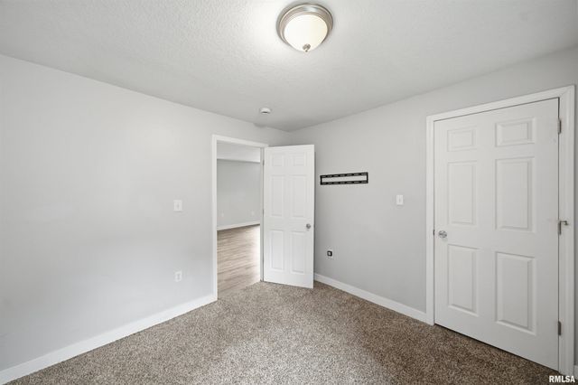 3203 W AUGUSTANA Avenue, Peoria, IL 61605