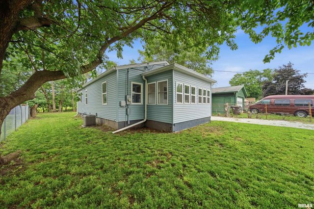 3203 W AUGUSTANA Avenue, Peoria, IL 61605