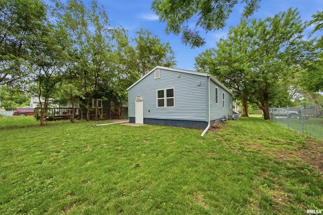 3203 W AUGUSTANA Avenue, Peoria, IL 61605