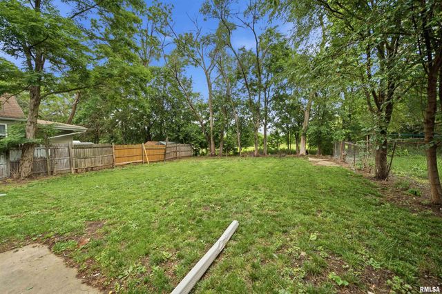 3203 W AUGUSTANA Avenue, Peoria, IL 61605