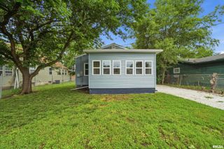 3203 W AUGUSTANA Avenue, Peoria, IL 61605