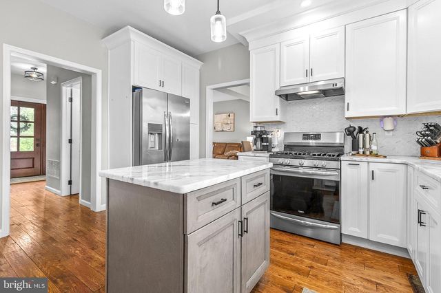 1085 FOREST LN, Glen Mills, PA 19342