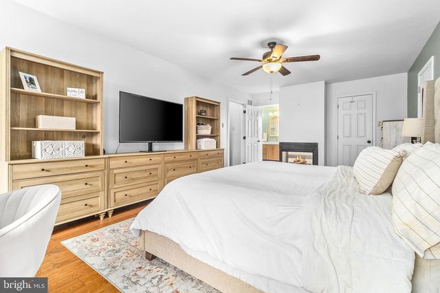 1085 FOREST LN, Glen Mills, PA 19342