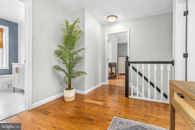 1085 FOREST LN, Glen Mills, PA 19342