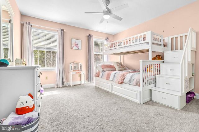 1085 FOREST LN, Glen Mills, PA 19342
