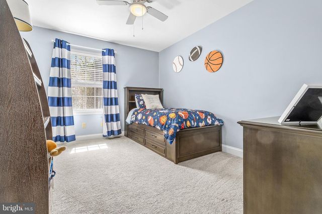 1085 FOREST LN, Glen Mills, PA 19342