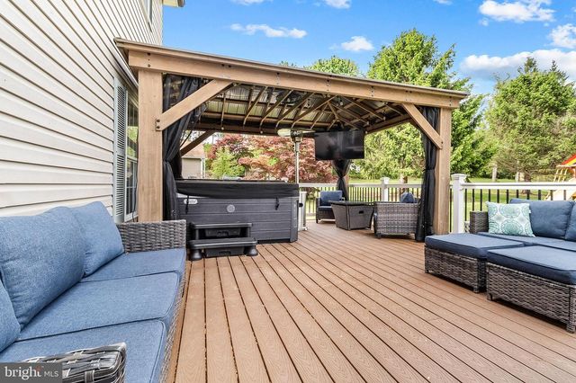 1085 FOREST LN, Glen Mills, PA 19342