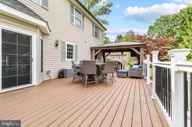 1085 FOREST LN, Glen Mills, PA 19342